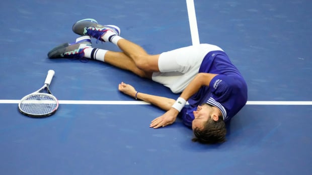 Daniil Medvedev wins the 2021 U.S. Open men's singles