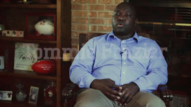 Tommie Frazier: Team and Fan Relationship