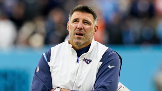 Tennessee Titans head coach Mike Vrabel reacts to a penalty call against the Titans during the fourth quarter at Nissan Stadium Sunday, Nov. 27, 2022, in Nashville, Tenn.