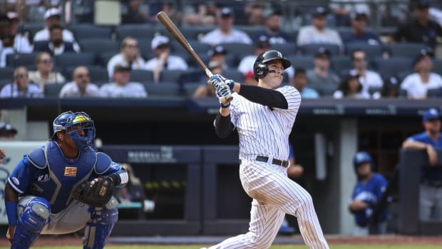 New York Yankees 1B Anthony Rizzo hits home run at Yankee Stadium