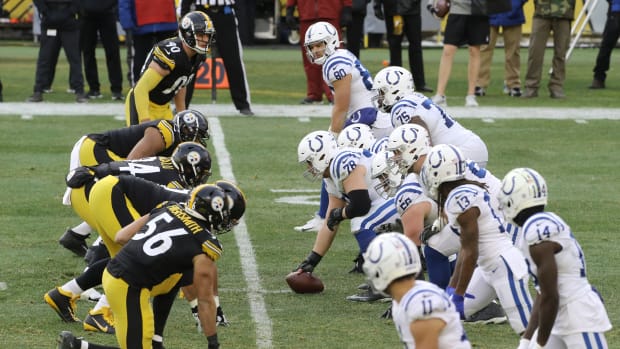 Dec 27, 2020; Pittsburgh, Pennsylvania, USA; Indianapolis Colts center Ryan Kelly (78) prepares to snap the ball against the Pittsburgh Steelers during the third quarter at Heinz Field.