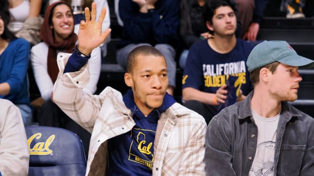 Former Cal great Jerome Randle salutes