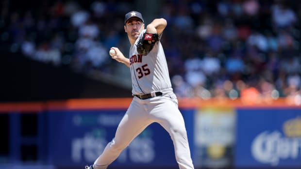Justin Verlander pitches for the Astros at the Mets.