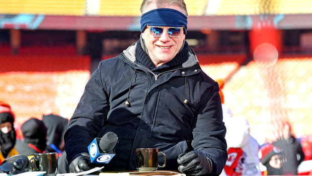 Jan 19, 2020; Kansas City, Missouri, USA; CBS NFL Today host Boomer Esiason before the AFC Championship Game between the Kansas City Chiefs and the Tennessee Titans at Arrowhead Stadium.
