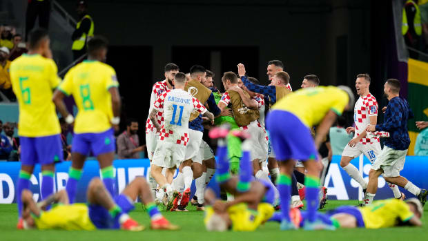 Croatia celebrates its PK win over Brazil