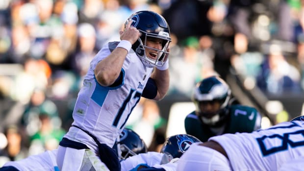 Tennessee Titans quarterback Ryan Tannehill (17) calls a play at the line of scrimmage against the Philadelphia Eagles during the second quarter at Lincoln Financial Field.