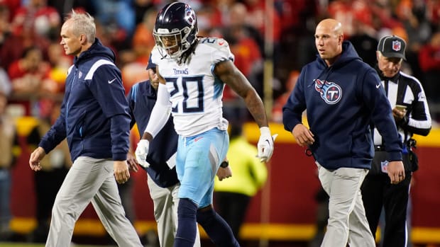 Tennessee Titans cornerback Lonnie Johnson (20) heads to the sidelines after getting hurt on a play during the fourth quarter at GEHA Field at Arrowhead Stadium Sunday, Nov. 6, 2022, in Kansas City, Mo.
