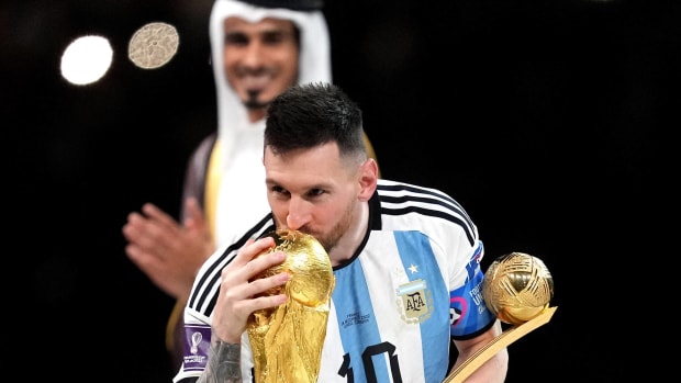 Lionel Messi se lleva el MVP de Qatar 2022, Mbappé la bota de oro