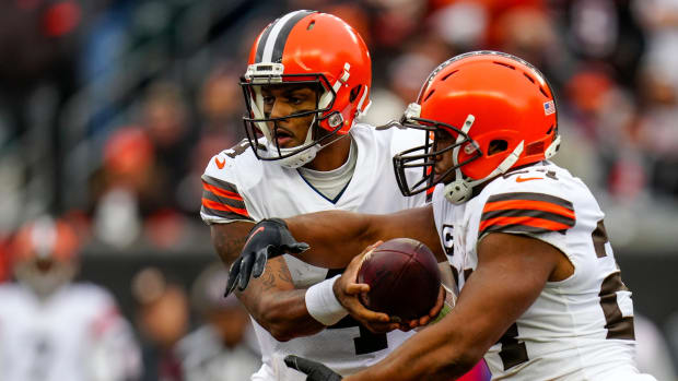 Cleveland Browns quarterback Deshaun Watson (4) hands off to running back Nick Chubb (24) in the first quarter of the NFL Week 14 game between the Cincinnati Bengals and the Cleveland Browns at Paycor Stadium in Cincinnati on Sunday, Dec. 11, 2022. The Bengals led 13-3 at halftime. Cleveland Browns At Cincinnati Bengals Week 14