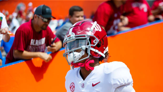 Alabama wide receiver JoJo Earle announced his intent to transfer from Bama to TCU.