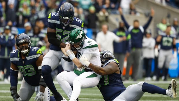 New York Jets QB Mike White sacked against Seattle Seahawks