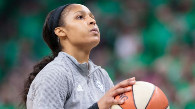 Lynx star Maya Moore warms up before a game during the 2016 WNBA finals.