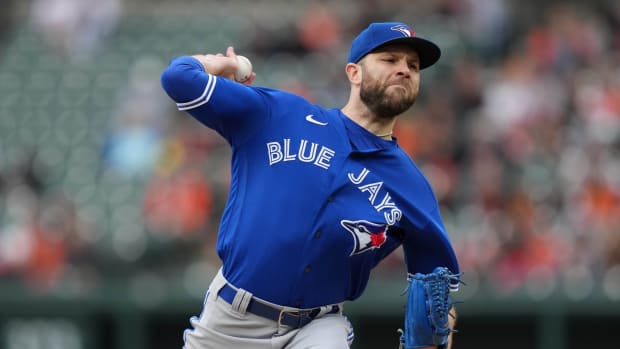 Blue Jays reliever David Phelps has retired after 10 seasons.