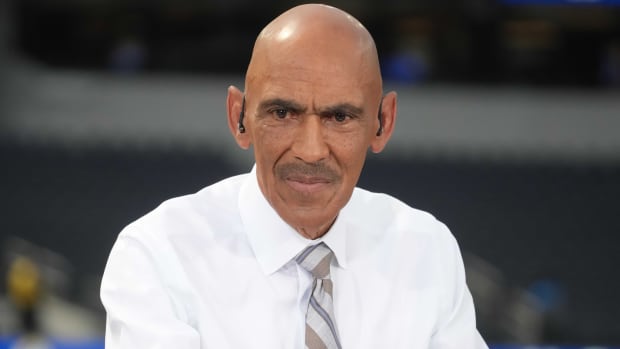 Broadcaster Tony Dungy looks on from the NBC Sports set before a game between the Bills and the Rams.