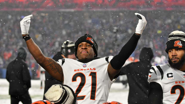 Jan 22, 2023; Orchard Park, New York, USA; Cincinnati Bengals cornerback Mike Hilton (21) reacts late during the fourth quarter of an AFC divisional round game against the Buffalo Bills at Highmark Stadium. Mandatory Credit: Mark Konezny-USA TODAY Sports