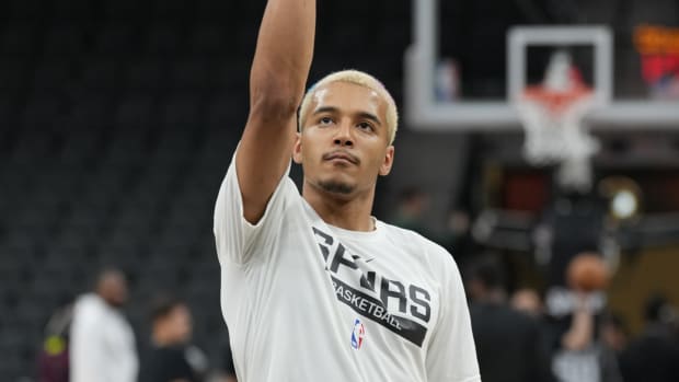 Jan 17, 2023; San Antonio, Texas, USA; San Antonio Spurs forward Jeremy Sochan (10) warms up before the game against the Brooklyn Nets at the AT&T Center.