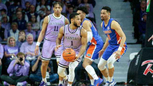 Jan 28, 2023; Manhattan, Kansas, USA; Kansas State Wildcats guard Markquis Nowell (1) sets the play during the second half against the Florida Gators at Bramlage Coliseum.
