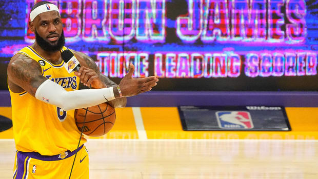 LeBron James becomes NBA career scoring leader