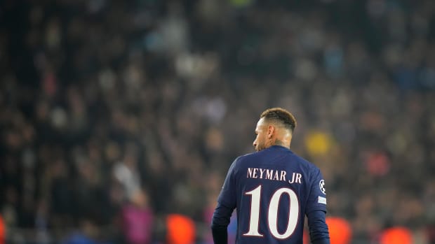 Neymar de espaldas en uniforme del PSG