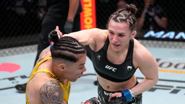 Erin Blanchfield scores stunning submission win over former champ Jessica Andrade.
