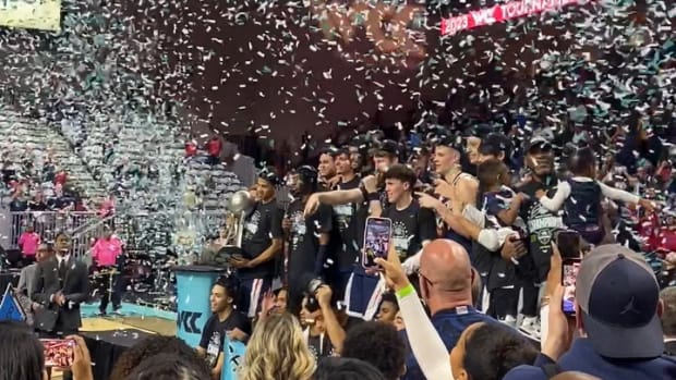 Gonzaga celebrates 4th straight WCC Tournament title