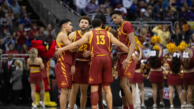 Mar 9, 2023; Kansas City, MO, USA; Iowa State Cyclones players huddle during a time out in the second half against the Baylor Bears at T-Mobile Center. Mandatory Credit: Amy Kontras-USA TODAY Sports