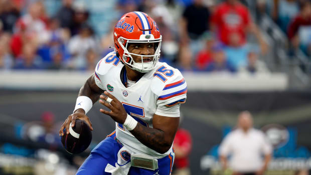 Oct 29, 2022; Jacksonville, Florida, USA;Florida Gators quarterback Anthony Richardson (15) runs out of the pocket against the Georgia Bulldogs during the second quarter at TIAA Bank Field. Mandatory Credit: Kim Klement-USA TODAY Sports