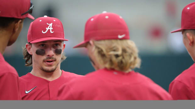 Alabama Baseball - Caden Rose talking with the team