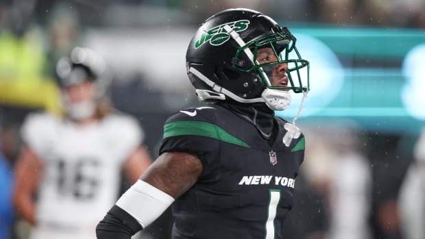 Dec 22, 2022; East Rutherford, New Jersey, USA; New York Jets cornerback Sauce Gardner (1) looks up in front of New York Jets wide receiver Jeff Smith (16) during the first half at MetLife Stadium.