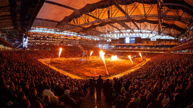 The Detroit Supercross kept race fans on their feet with a 450SX Class Main Event filled with multiple surprises and passes, as well as a dramatic late-race crash. Photo Credit: Feld Motor Sports, Inc.