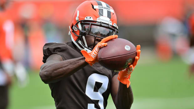 May 25, 2022; Berea, OH, USA; Cleveland Browns wide receiver Jakeem Grant Sr. (9) catches a pass during organized team activities at CrossCountry Mortgage Campus. Mandatory Credit: Ken Blaze-USA TODAY Sports