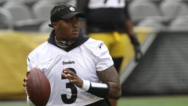 Steelers quarterback Dwayne Haskins (3) participates in drills during minicamp held at Heinz Field.