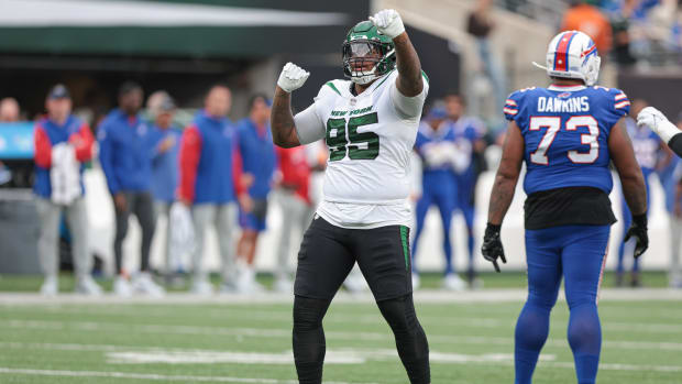 Jets' DT Quinnen Williams make a stop against Josh Allen and the Bills