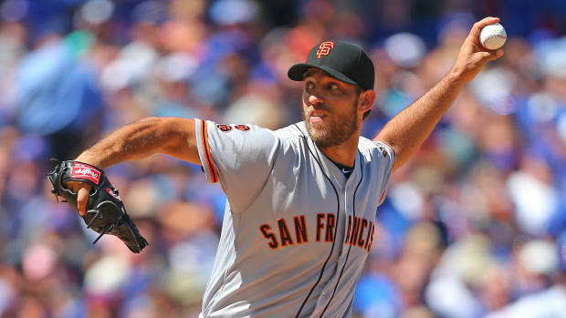 SF Giants starting pitcher Madison Bumgarner delivers a pitch during the first inning against the Chicago Cubs. (2016)