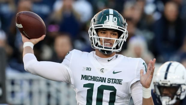 Michigan State quarterback Payton Thorne looks to throw a pass during a game in 2022.