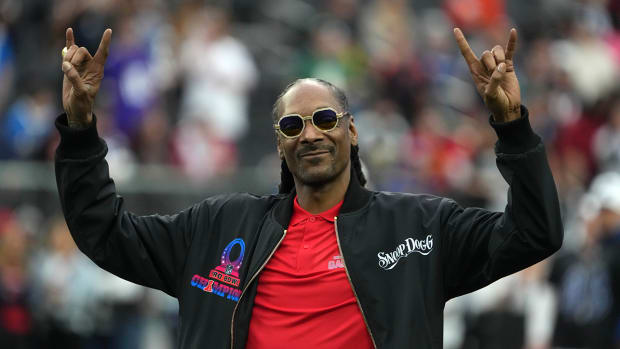 Snoop Dogg Part of Group Bidding to Purchase NHL Franchise