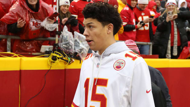 Kansas City Chiefs quarterback Patrick Mahomes (15) brother Jackson Mahomes before an AFC divisional playoff game between the Jacksonville Jaguars and Kansas City Chiefs on January 21, 2023.