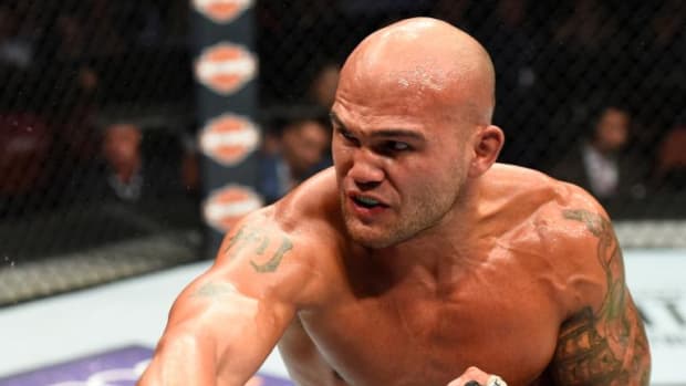 UFC Veteran Robbie Lawler Scores Fairytale Knockout In Retirement Fight -  Sports Illustrated MMA News, Analysis and More