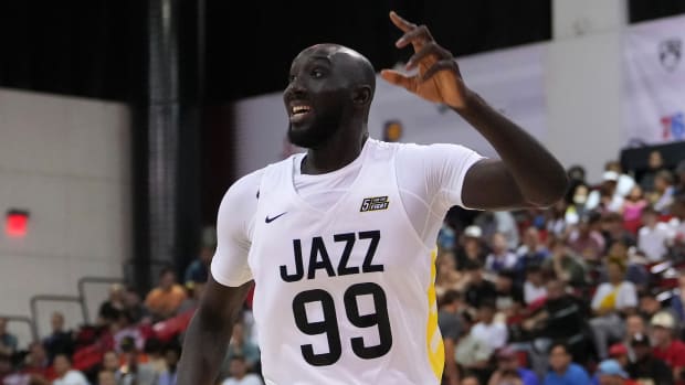 Fans Had Lots of Jokes About Tacko Fall’s Bizarre Free Throw Form at NBA Summer League
