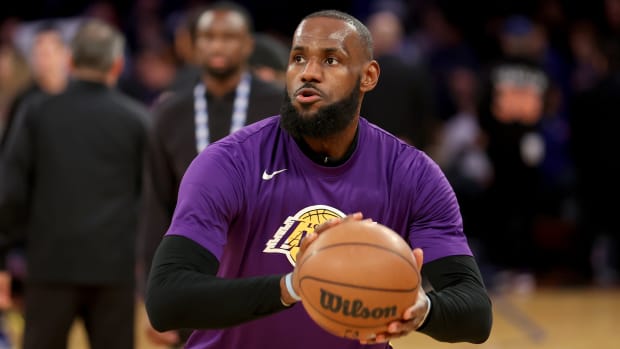 Lakers News: LeBron James Turns Back the Clock for Kobe Bryant's Birthday -  All Lakers | News, Rumors, Videos, Schedule, Roster, Salaries And More