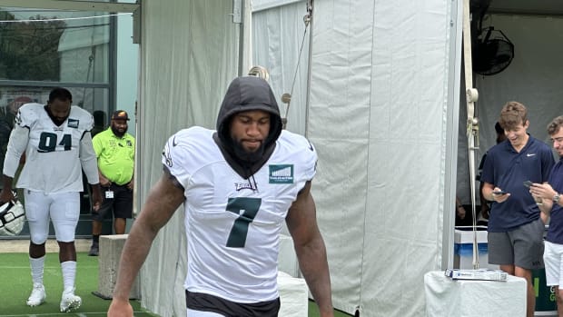 Haason Reddick takes field at Eagles training camp practice