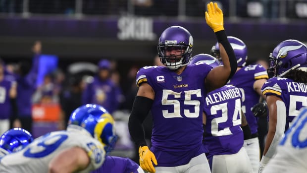 Dec 26, 2021; Minneapolis, Minnesota, USA; Minnesota Vikings outside linebacker Anthony Barr (55) directs the defense against the Los Angeles Rams during the third quarter at U.S. Bank Stadium. Mandatory Credit: Jeffrey Becker-USA TODAY Sports