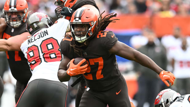 Nov 27, 2022; Cleveland, Ohio, USA; Cleveland Browns running back Kareem Hunt (27) runs with the ball during the first half against the Tampa Bay Buccaneers at FirstEnergy Stadium. Mandatory Credit: Ken Blaze-USA TODAY Sports