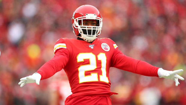 Ex-Chiefs DB Arrested With Drugs, AK-47s, AR-15s in Stolen Car, per Police
