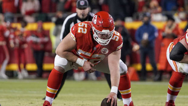 Jan 16, 2022; Kansas City, Missouri, USA; Kansas City Chiefs center Creed Humphrey (52) prepares to snap the ball against the Pittsburgh Steelers after a play against the Pittsburgh Steelers in an AFC Wild Card playoff football game at GEHA Field at Arrowhead Stadium. Mandatory Credit: Denny Medley-USA TODAY Sports
