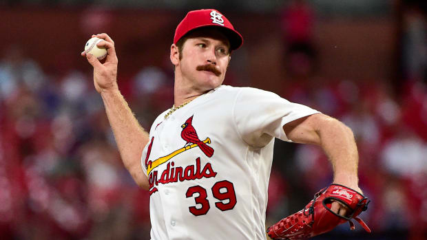 St. Louis Cardinals starting pitcher Miles Mikolas (39) pitches against the Pittsburgh Pirates.