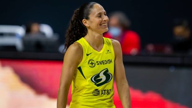 Sue Bird playing for the Seattle Storm.