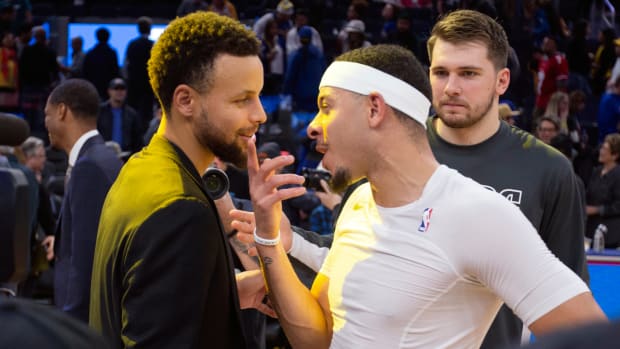 Stephen Curry and Seth Curry at an NBA event in 2019.