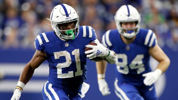 Indianapolis Colts running back Nyheim Hines (21) rushes the ball Thursday, Nov. 4, 2021, during a game against the New York Jets at Lucas Oil Stadium in Indianapolis.