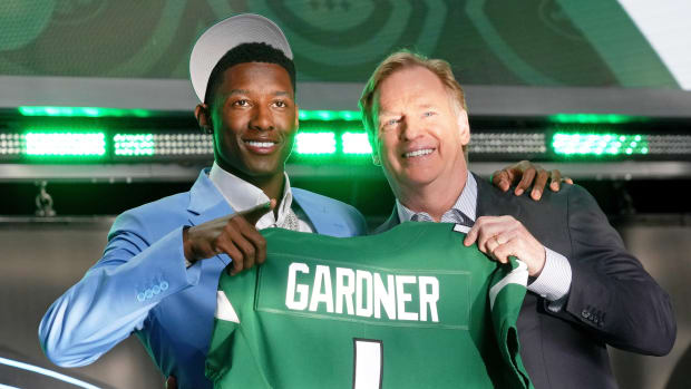 New York Jets CB Ahmad 'Sauce' Gardner with NFL Commissioner Roger Goodell